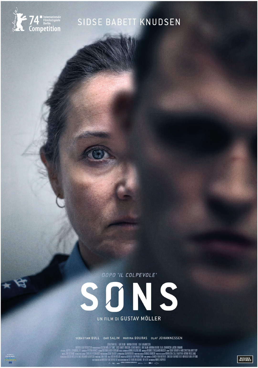 Locandina ufficiale di Sons, con Sidse Babett Knudsen in primo piano e Sebastian Bull sfocato in secondo piano.